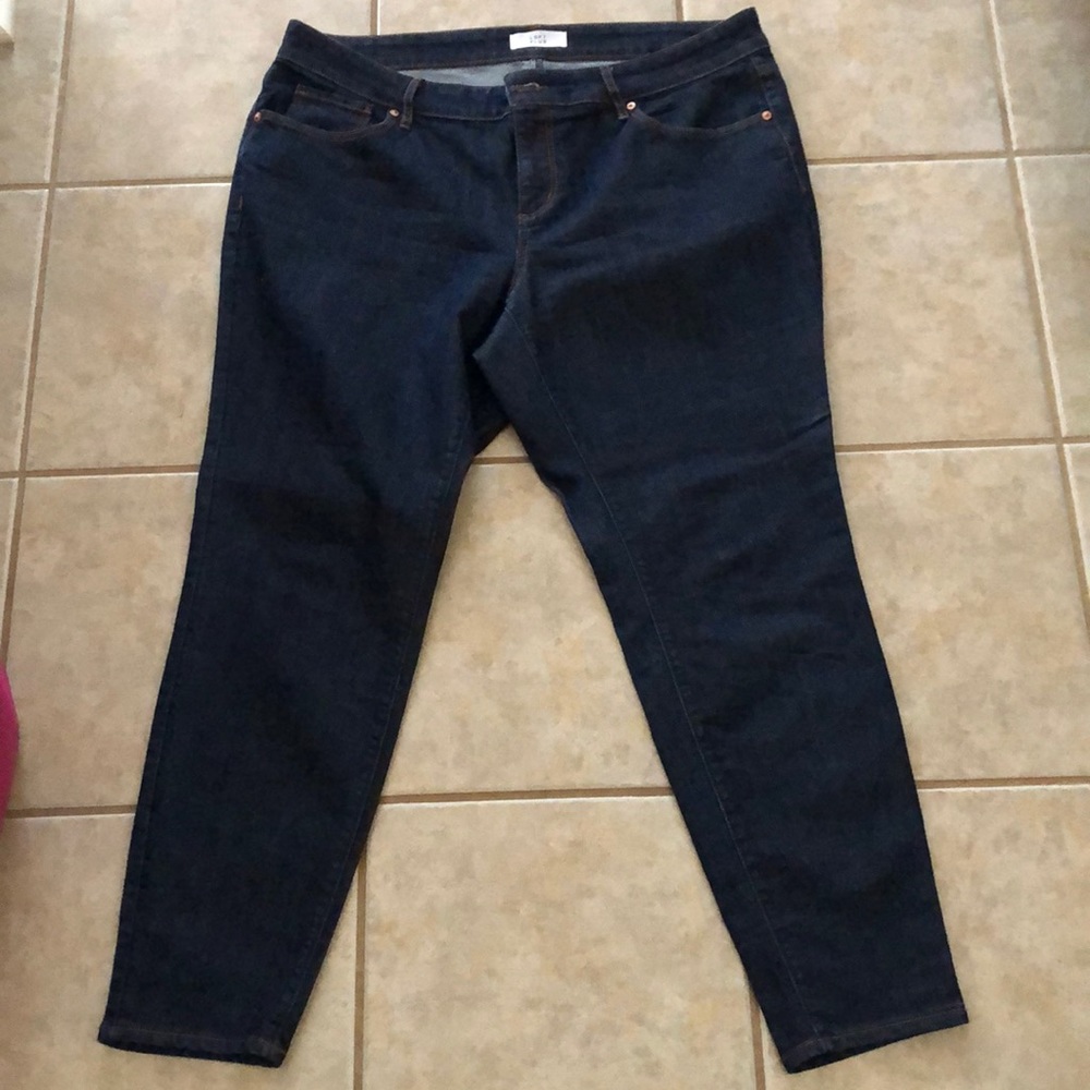 LOFT size 16 skinny plus jeans Worn a few times great condition. Smoke free home